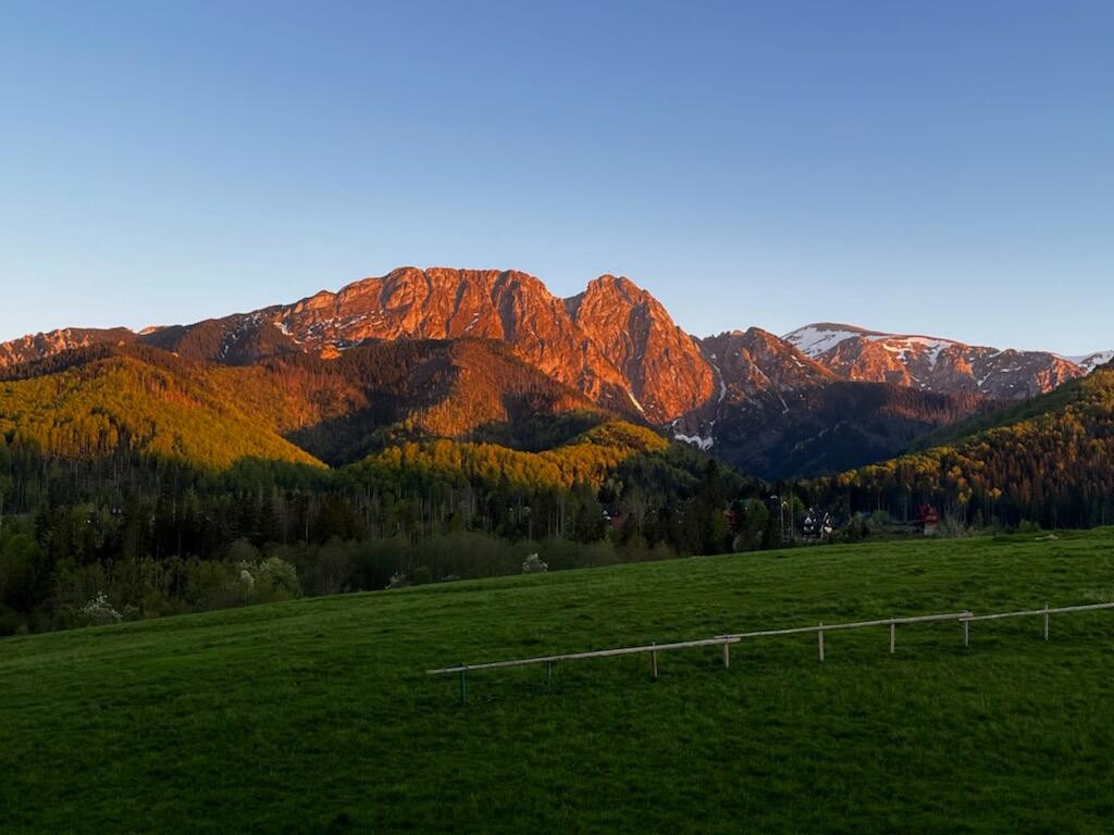 APARTAMENTY z widokiem na Giewont, GÓRALSKI DOM z kominkiem wolnostojący